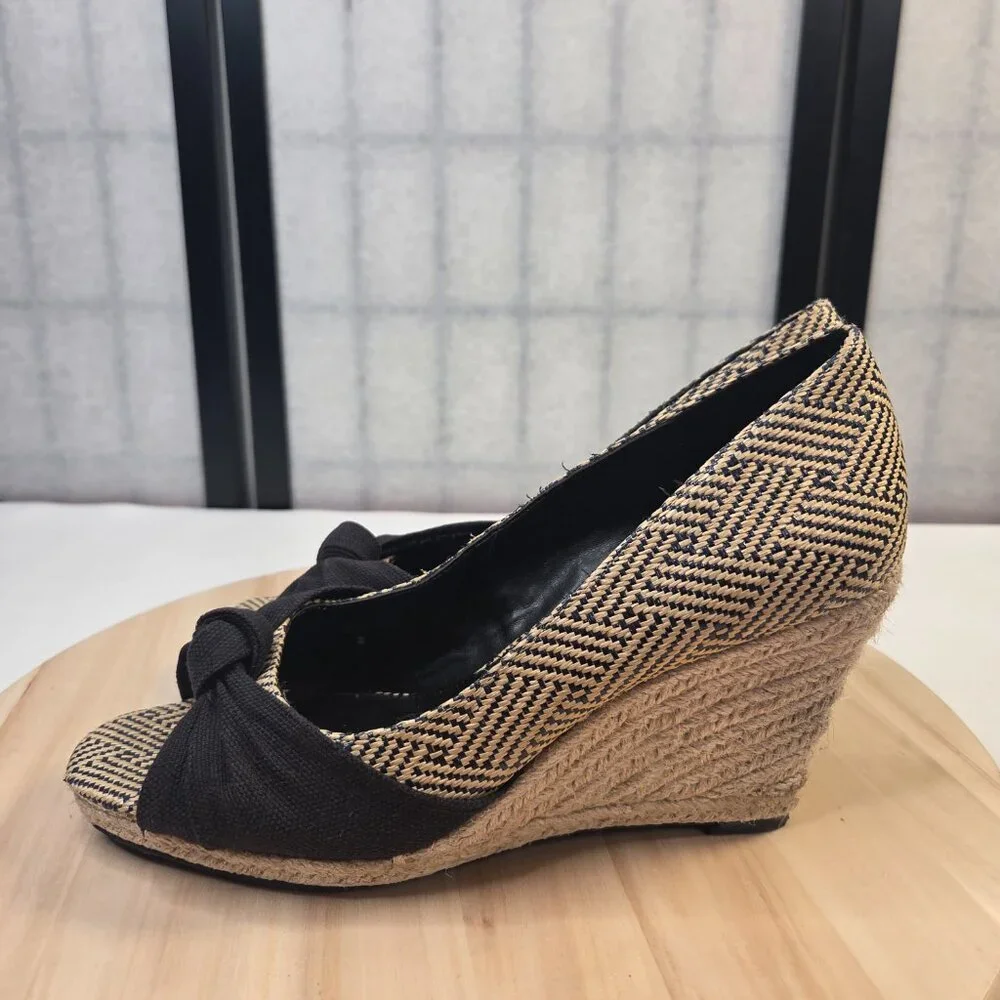 Kelly & Katie Beige & Black Espadrille Wedge Peep Toe Sandals Women US 9.5